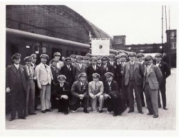 oude foto uitstapje amsterdam jaren 30 station